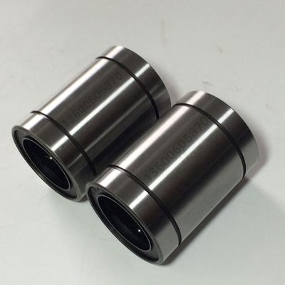 P6 LM8UU Bois linéaires 8 mm roulements à billes linéaires CNC pour tiges pièces d'arbre linéaire de rails linéaires