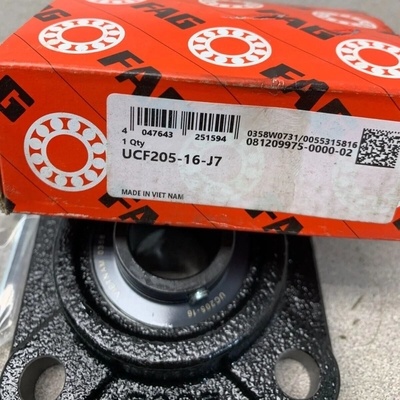 F.A.G. Porteurs industriels UCF207 pour tracteurs et machines de construction